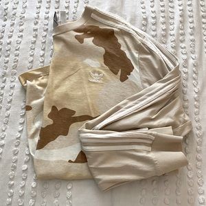 [adidas] Beige Camo long sleeve - 2XL
